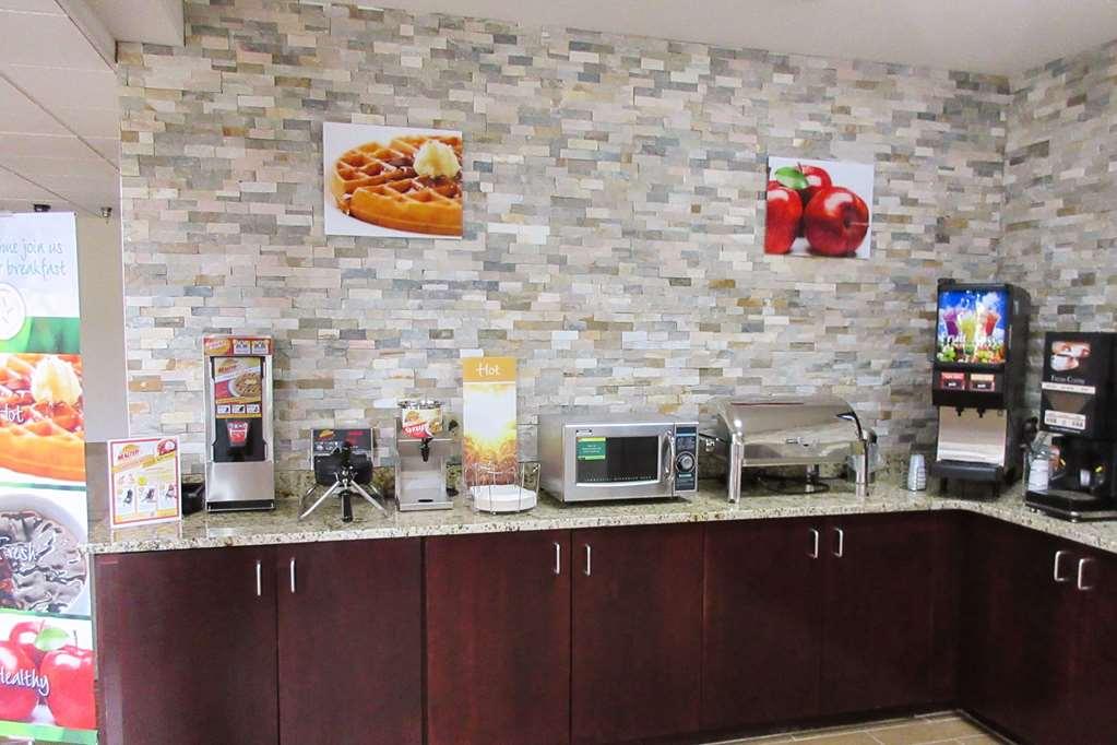Quality Inn Монтигл Ресторан фото