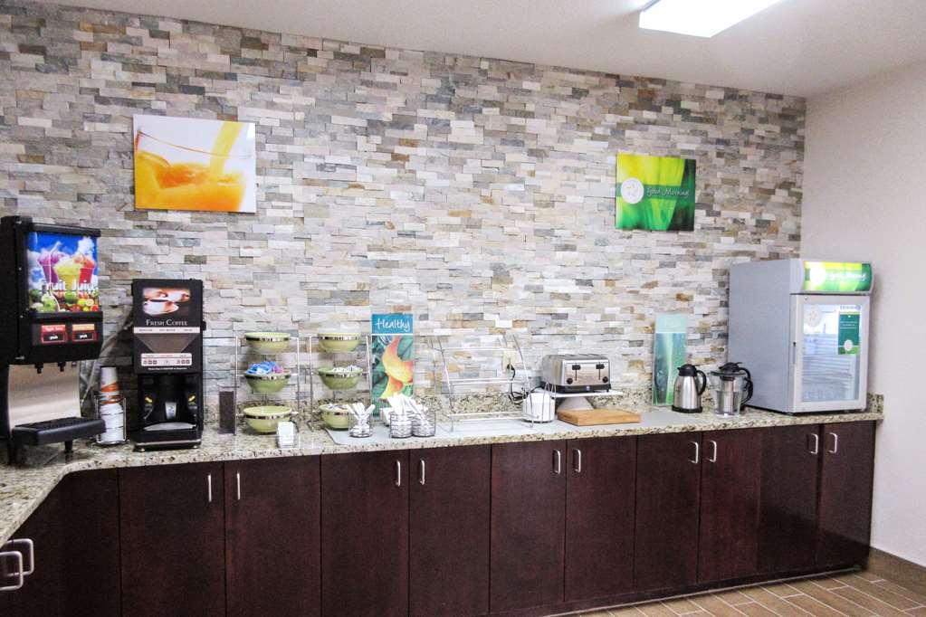Quality Inn Монтигл Ресторан фото